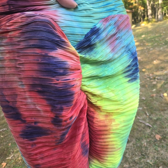 Fit In- Tie Dye- Scrunch Butt- Shorts- Size Medium- NWT - Picture 3 of 12